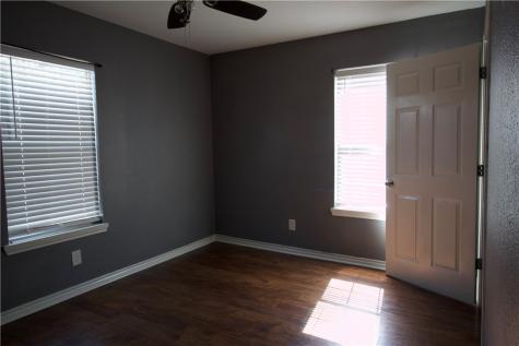 702 Jefferson Street Alice TX 78332
