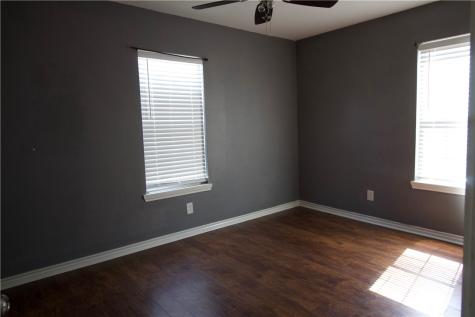 702 Jefferson Street Alice TX 78332