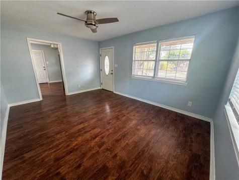 702 Jefferson Street Alice TX 78332