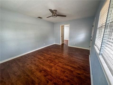 702 Jefferson Street Alice TX 78332