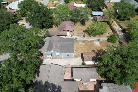 702 Jefferson Street Alice TX 78332