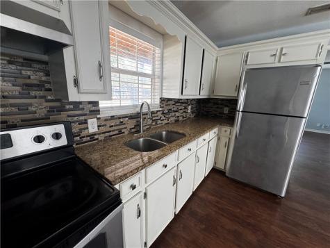 702 Jefferson Street Alice TX 78332