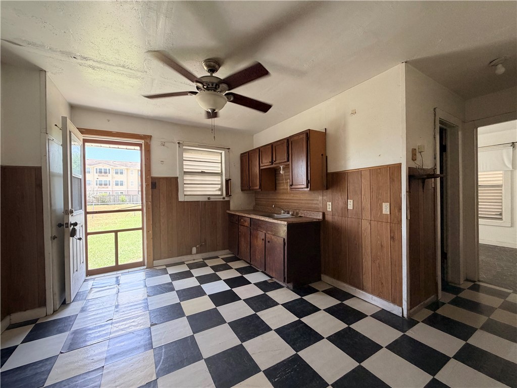 1402 Woodlawn Drive Corpus Christi TX 78412