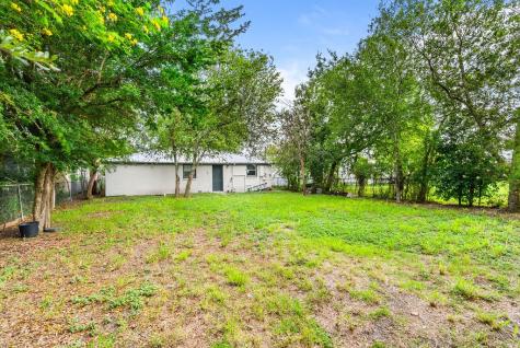 647 W Main Avenue Robstown TX 78380