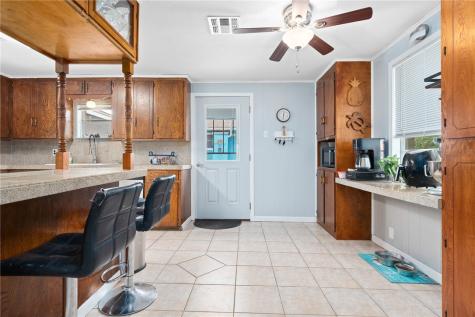 627 S Fuqua Street Rockport TX 78382