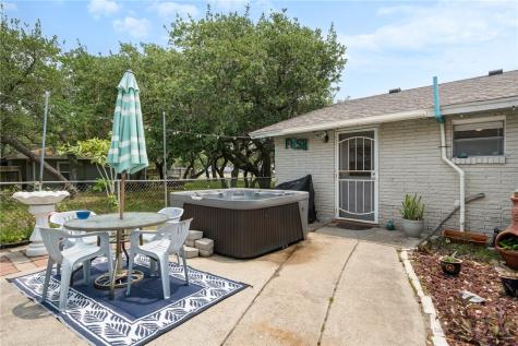 627 S Fuqua Street Rockport TX 78382