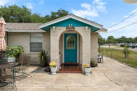 627 S Fuqua Street Rockport TX 78382