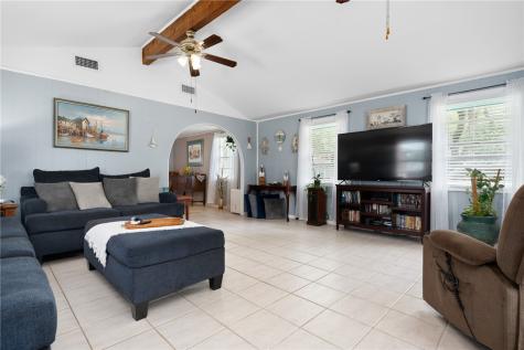 627 S Fuqua Street Rockport TX 78382