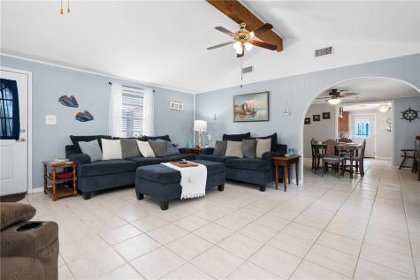 627 S Fuqua Street Rockport TX 78382