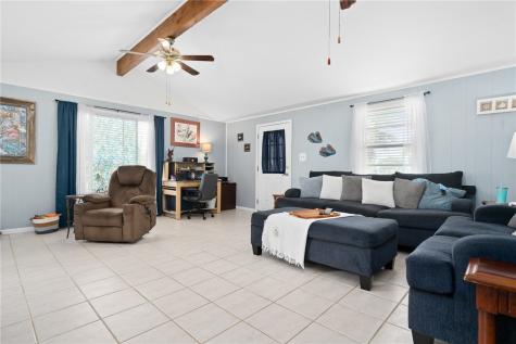 627 S Fuqua Street Rockport TX 78382