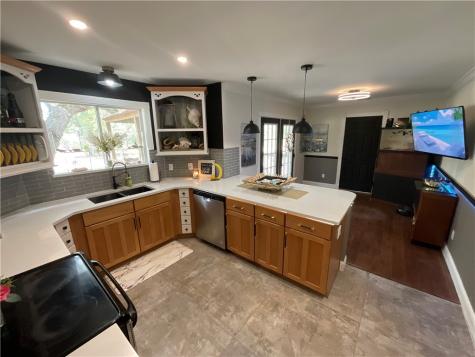 322 Whispering Woods Drive Rockport TX 78382
