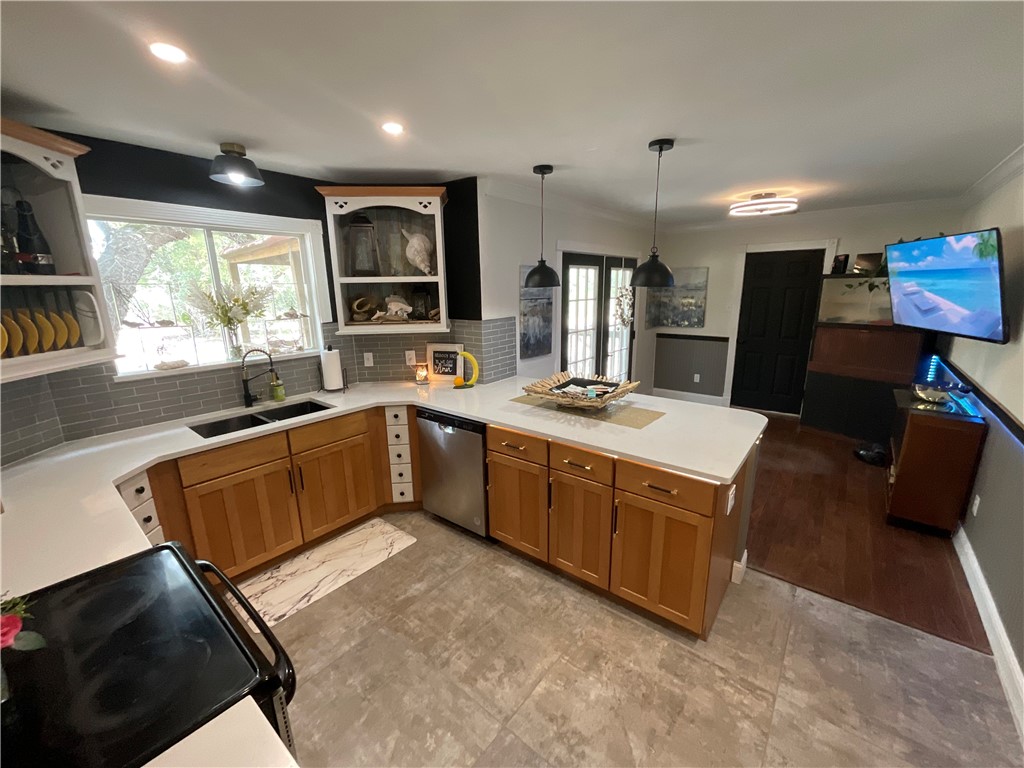 322 Whispering Woods Drive Rockport TX 78382