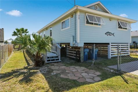 908 S Live Oak Street Rockport TX 78382