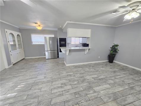 302 Frio Drive Portland TX 78374