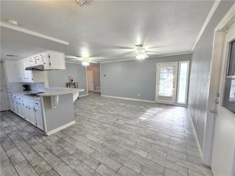 302 Frio Drive Portland TX 78374