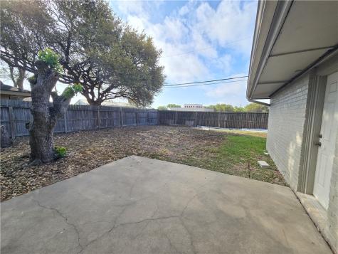 302 Frio Drive Portland TX 78374