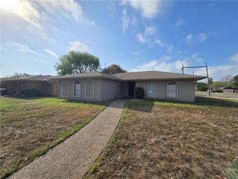 302 Frio Drive Portland TX 78374