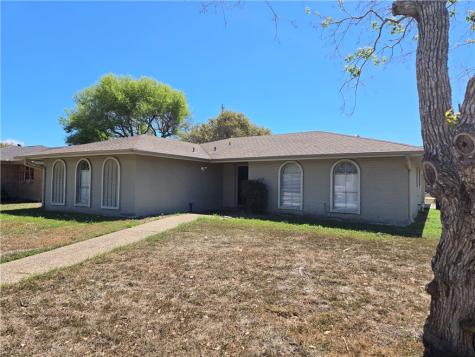 302 Frio Drive Portland TX 78374