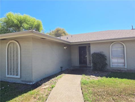 302 Frio Drive Portland TX 78374