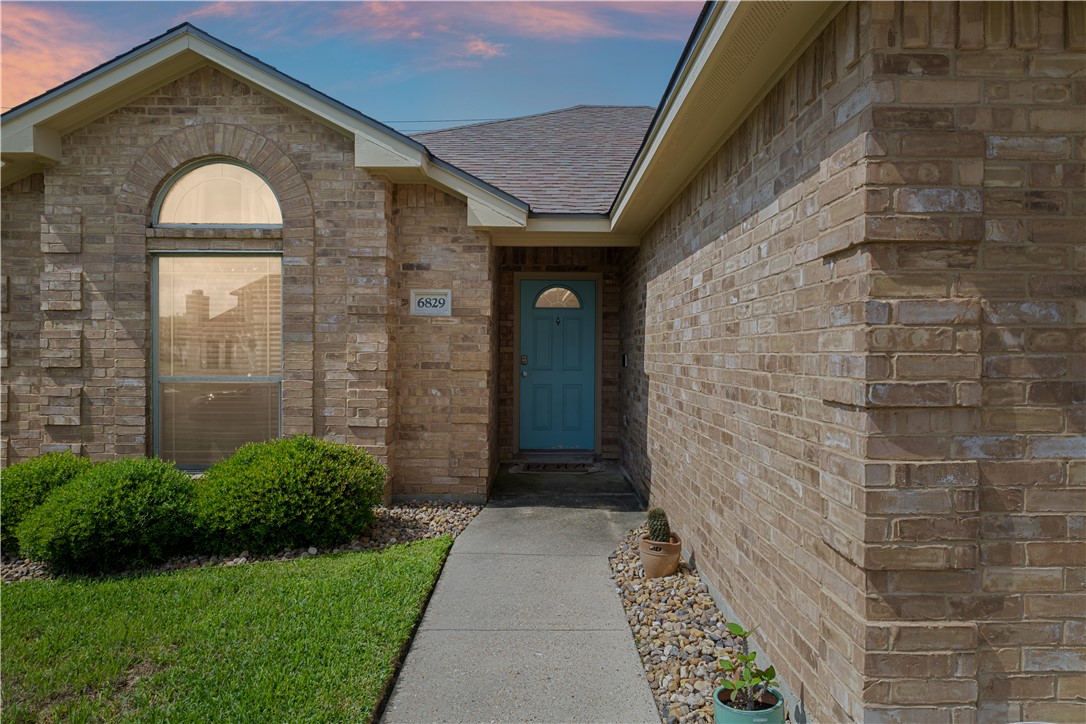 6829 Blue Skyway Drive Corpus Christi TX 78414