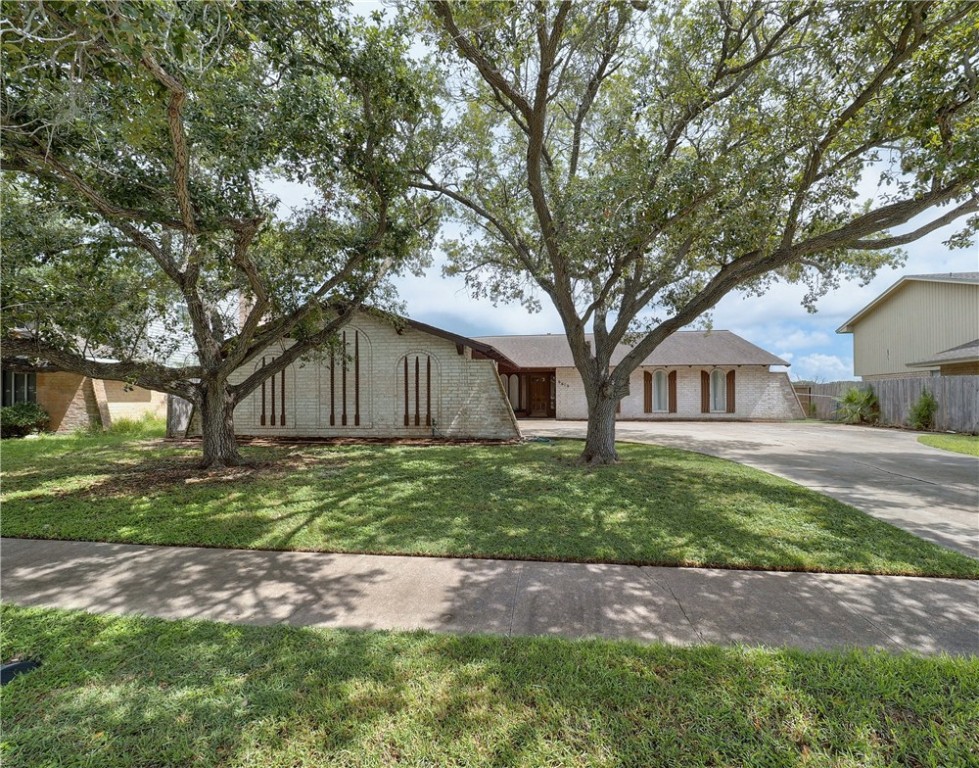 6610 Clarion Drive Corpus Christi TX 78412