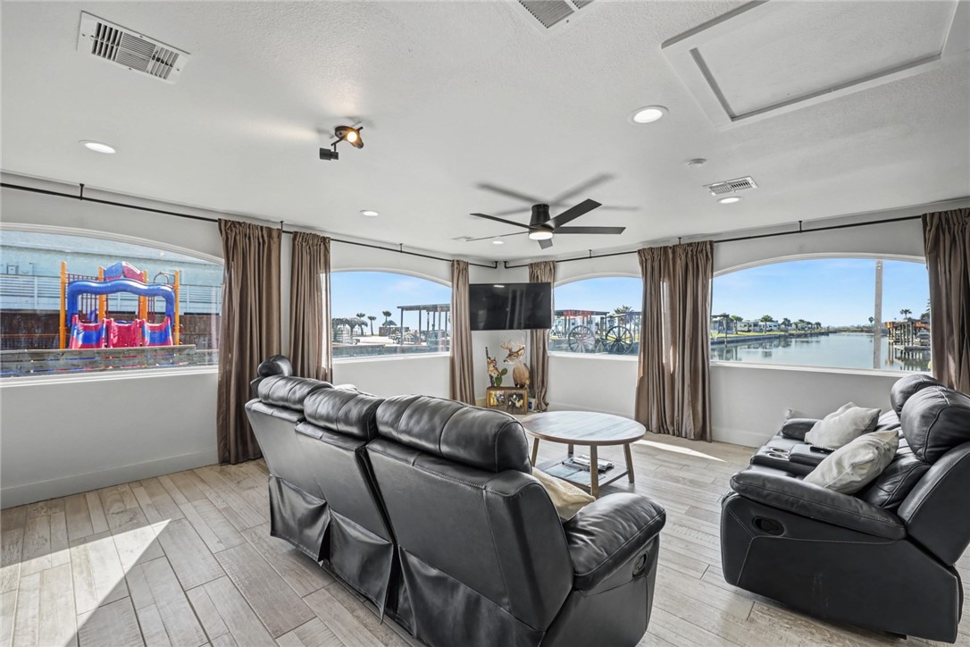 111 Caribbean Drive Corpus Christi TX 78418