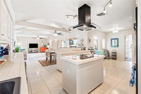 13758 Hawksnest Bay Drive Corpus Christi TX 78418
