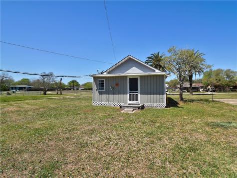 1139 S Houston Street Aransas Pass TX 78336