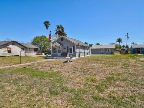 1139 S Houston Street Aransas Pass TX 78336