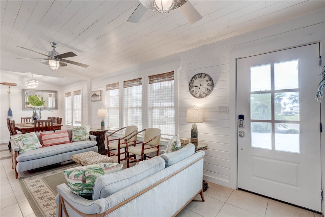 4034 Laguna Shores Road Corpus Christi TX 78418