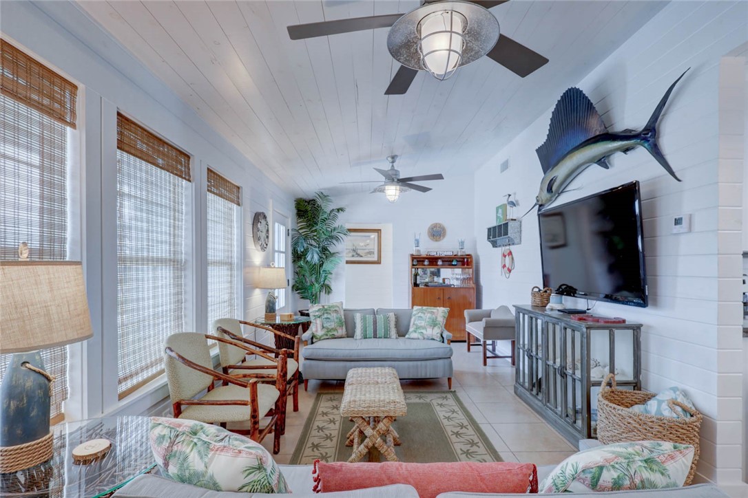 4034 Laguna Shores Road Corpus Christi TX 78418