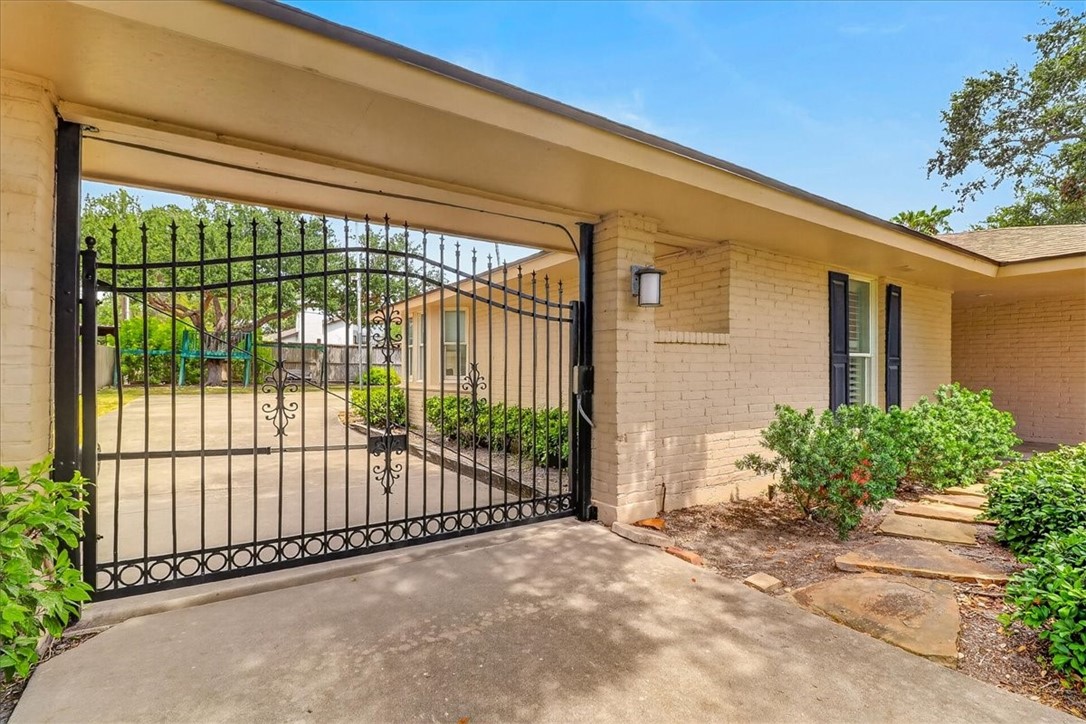 334 Cape Cod Drive Corpus Christi TX 78412