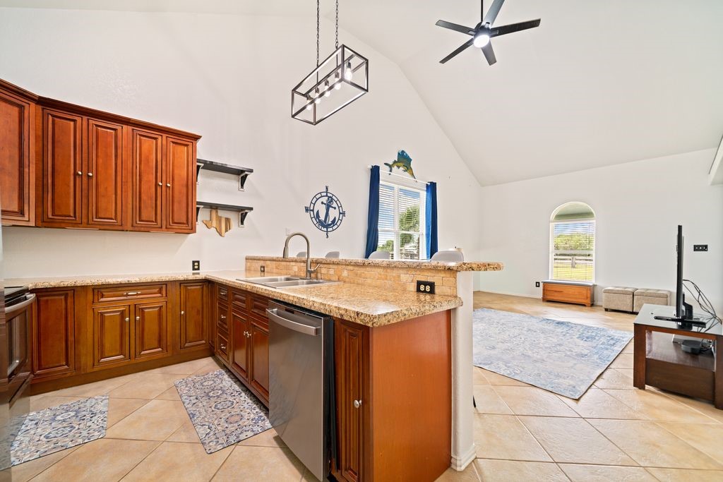 1892 State Highway 188 Rockport TX 78382