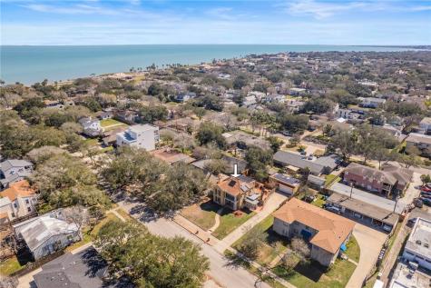 239 Indiana Avenue Corpus Christi TX 78404