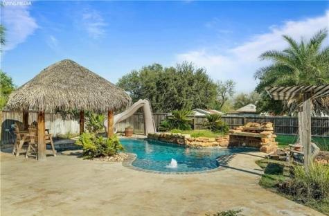 609 E Crockett Street Falfurrias TX 78355