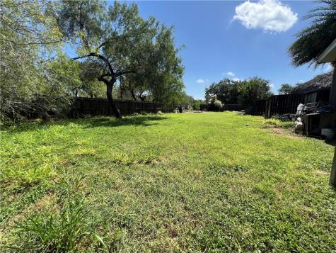 609 E Crockett Street Falfurrias TX 78355
