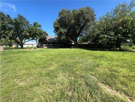 609 E Crockett Street Falfurrias TX 78355
