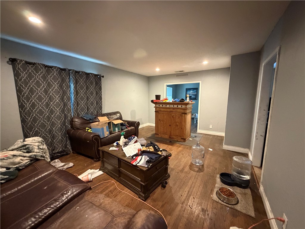 1337 Cambridge Drive Corpus Christi TX 78415
