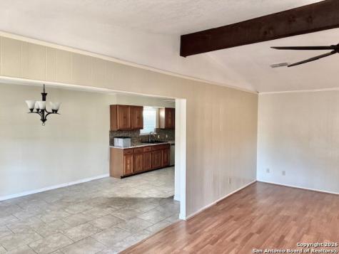 1104 Newhall Street Beeville TX 78102