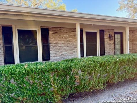 1104 Newhall Street Beeville TX 78102