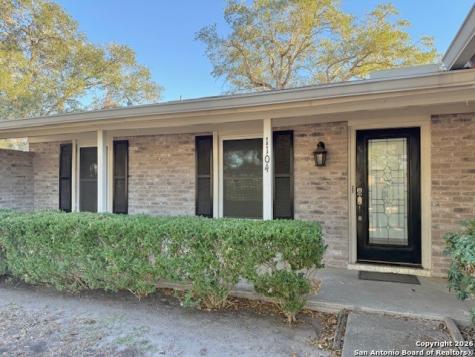 1104 Newhall Street Beeville TX 78102