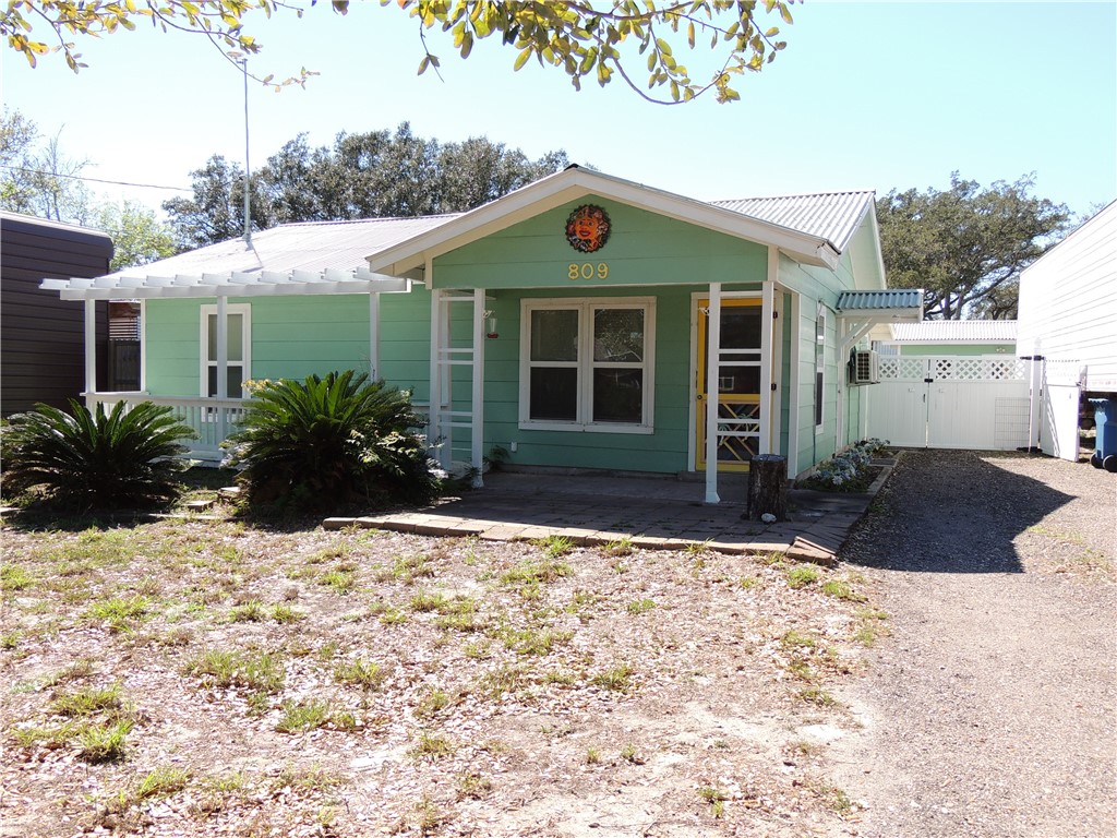 809 N Kossuth Street Rockport TX 78382