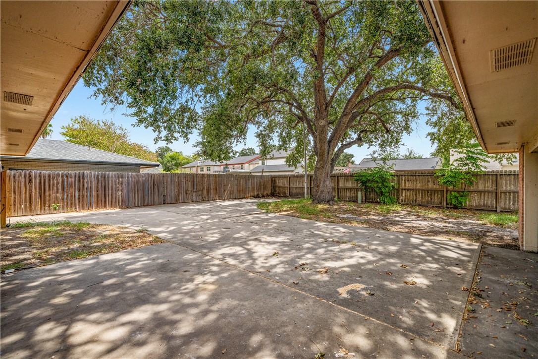 6322 Boca Raton Drive Corpus Christi TX 78413