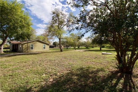 808 E Lott Street Beeville TX 78102