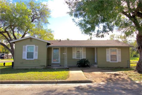 808 E Lott Street Beeville TX 78102