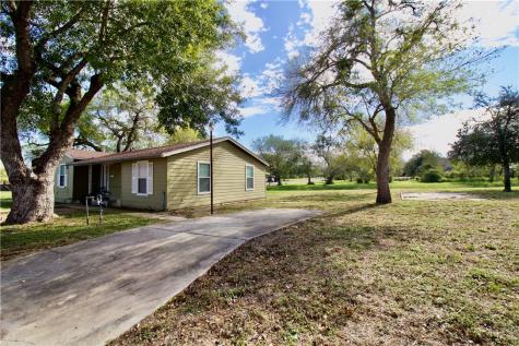 808 E Lott Street Beeville TX 78102