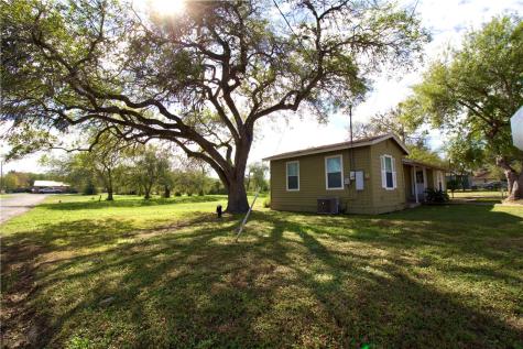 808 E Lott Street Beeville TX 78102