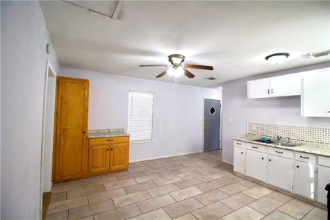 808 E Lott Street Beeville TX 78102