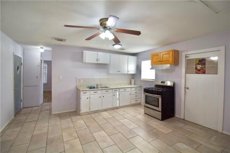 808 E Lott Street Beeville TX 78102
