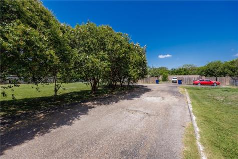 5335 E Riverview Drive Robstown TX 78380